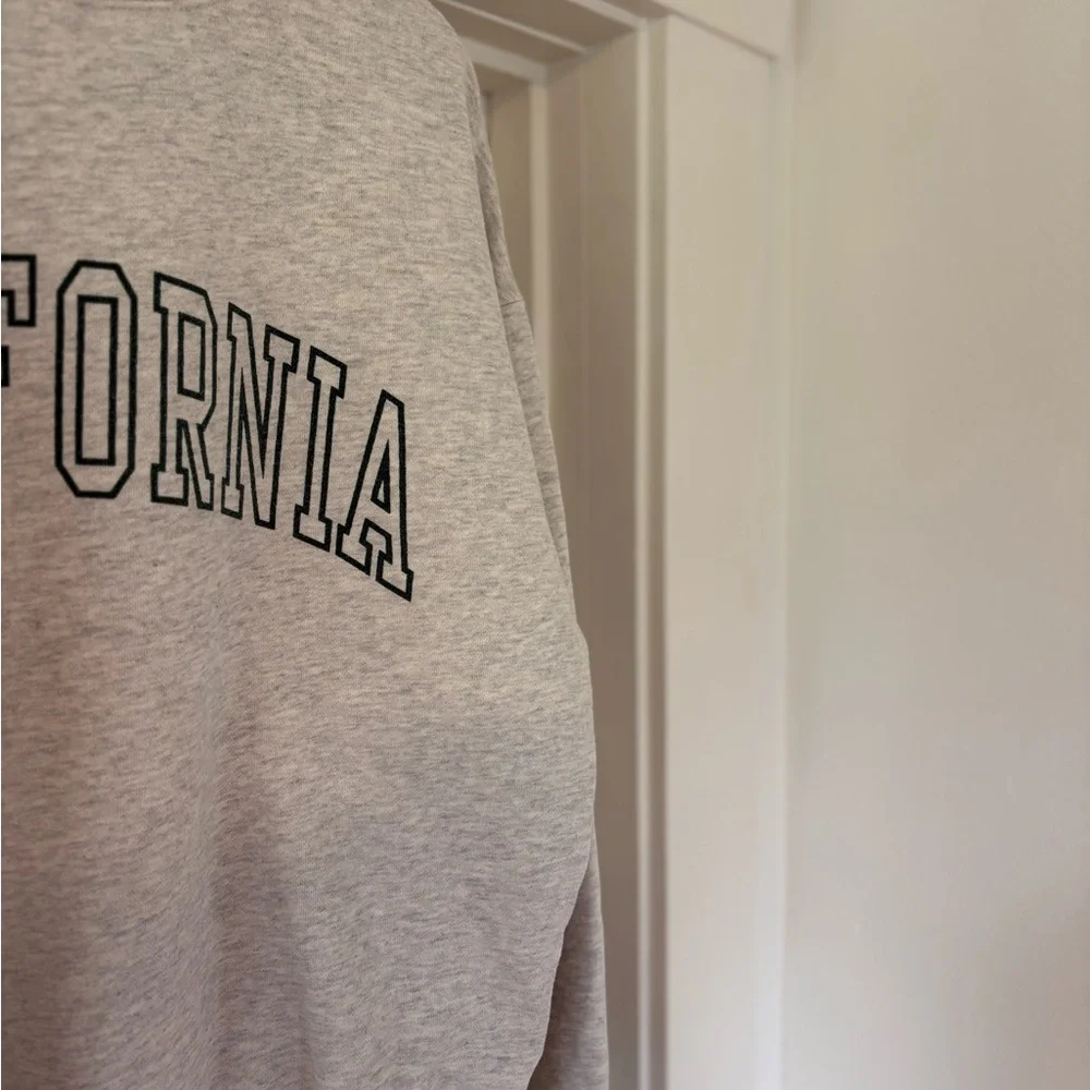 Gray California Sweatshirt (M) boutique. - Picture 5 of 6